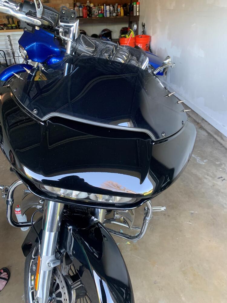 Photo of stolen motorcycle from the front.