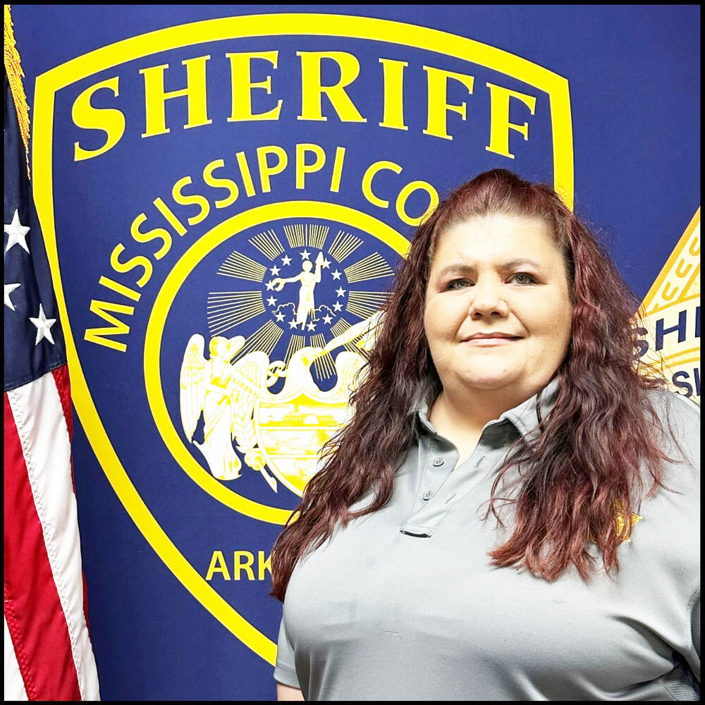 Employee photo of Lisa Bearden.