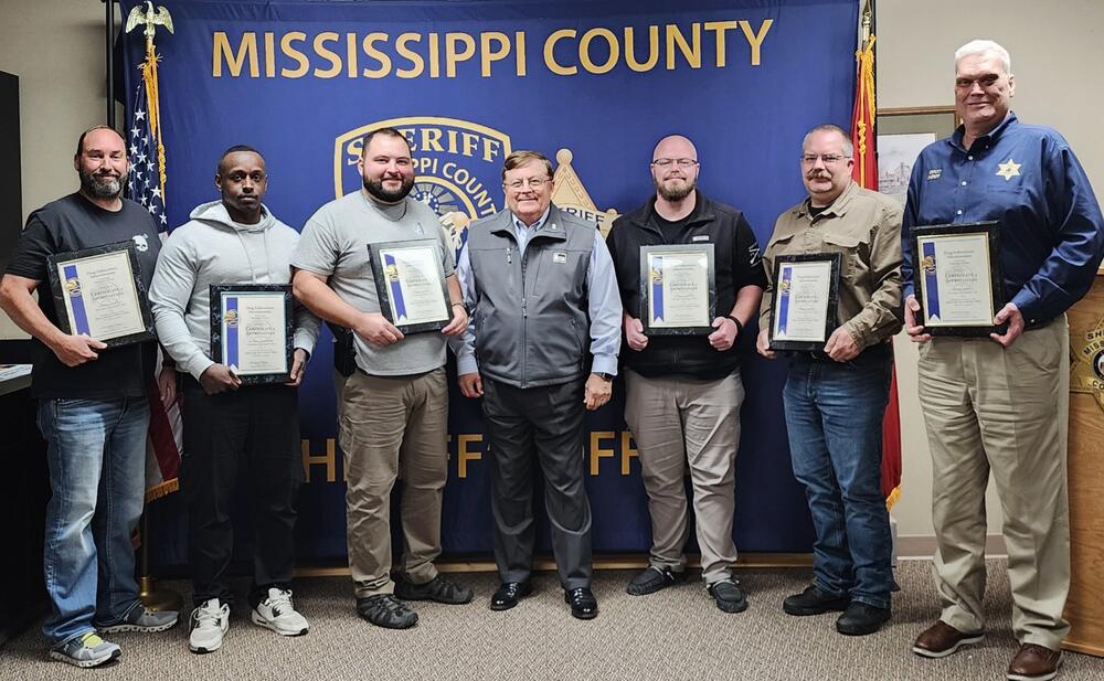 Photo of deputies receiving an award.