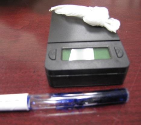 Image of drugs on scales. 